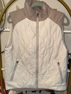 Varley Quilted Puffer Vest in Cream and Taupe